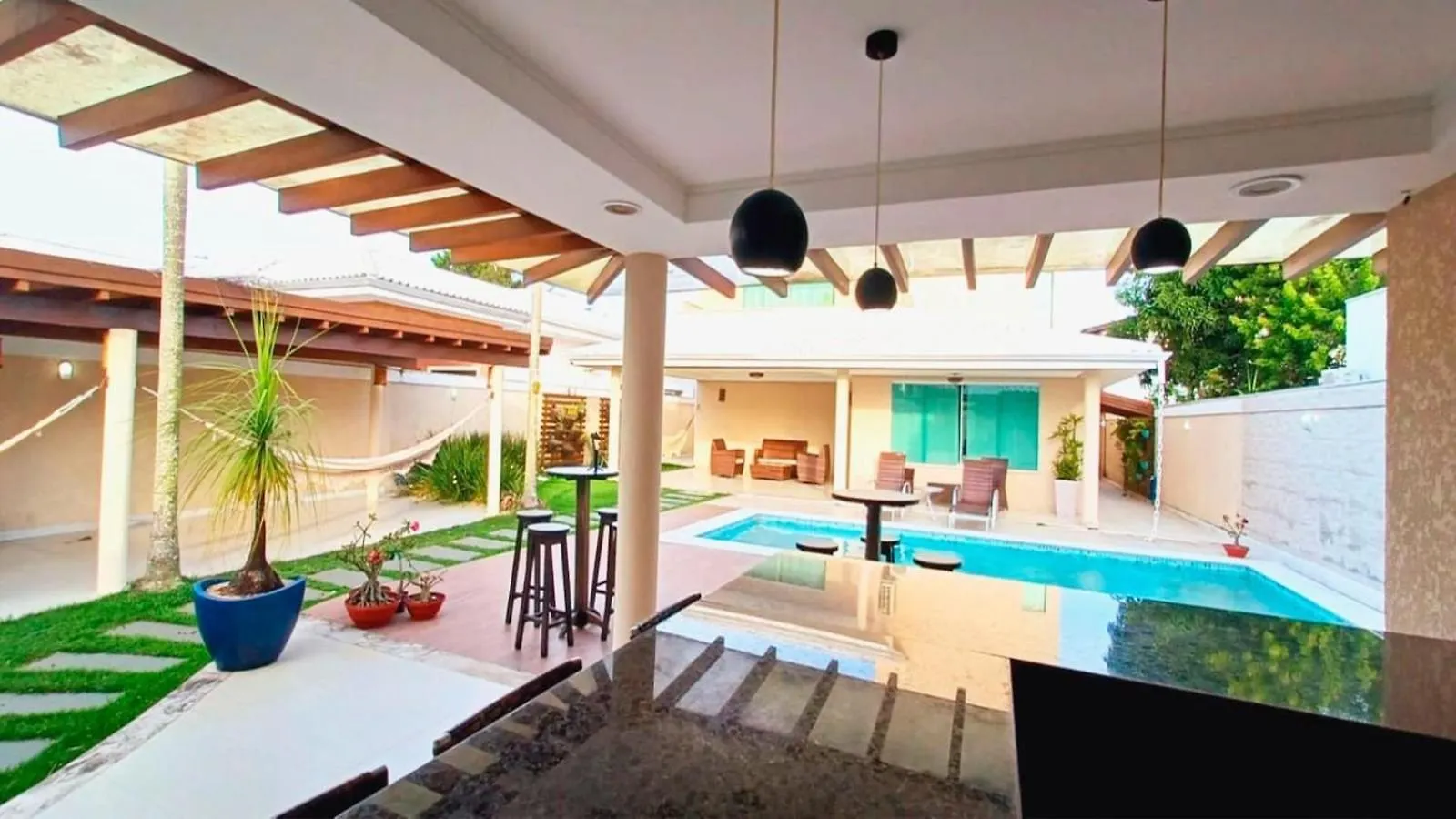 Casa Com 5 Quartos E Area Gourmet Em Condominio Porto Seguro